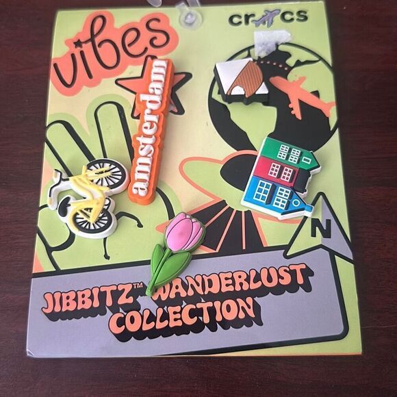 NWT Crocs Multicolor Amsterdam Jibbitz Wanderlust Collection 5-Pack Charms OS - Picture 1 of 5